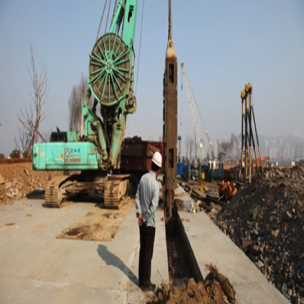 基坑地下连续墙施工（2012）
Construction of diaphragm wall(2012)