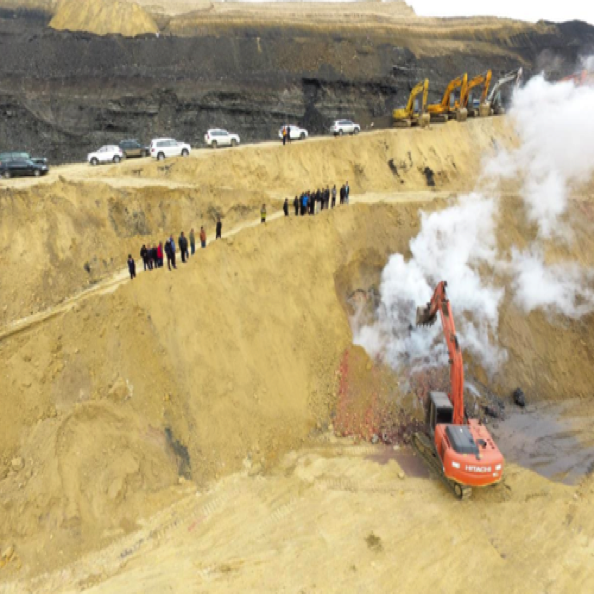 (11) SZWQ煤矿煤层自燃处治（2.清火源）
Clearing spontaneous combustion in SQ coal mine, in 2018