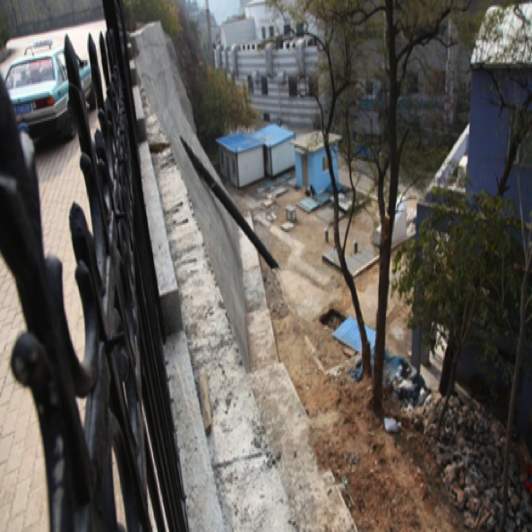 （3）HT公路边坡重力挡墙(2011)
Gravity retaining wall for HT Highway landslide